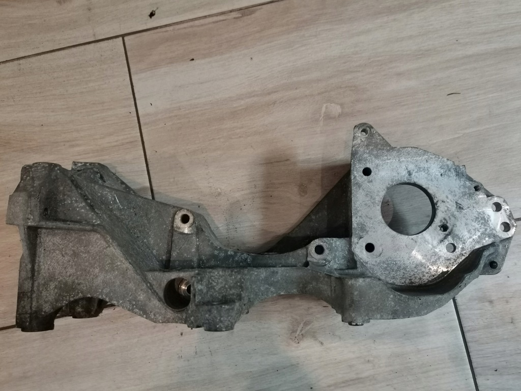 фото №4, Кронштейн генератора 03l903143r audi a4 2.0 tdi