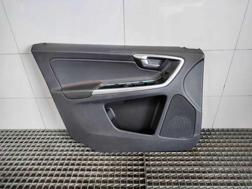 фото №1, Обшивка обивка дверь левая перед volvo xc60 i lift europa