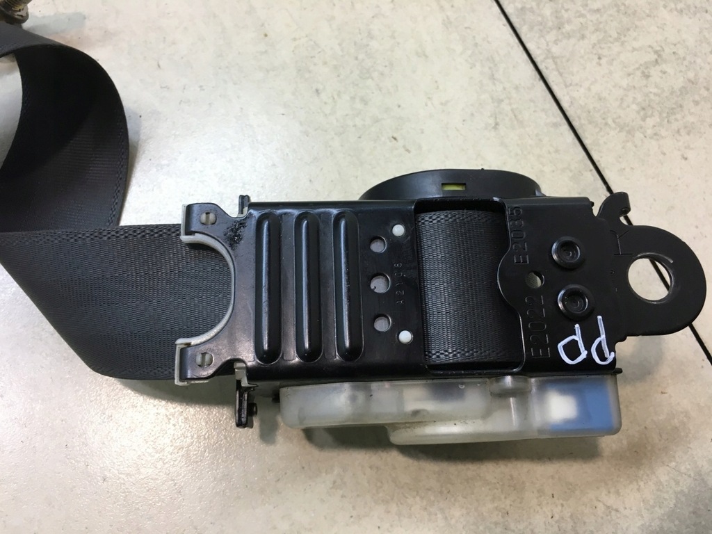 фото №5, Pas безопасности правый перед carina e iv t19