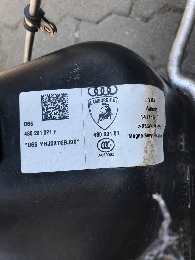 фото №5, Audi r8 plus 4s 5.2 бак пального 4s0201021f