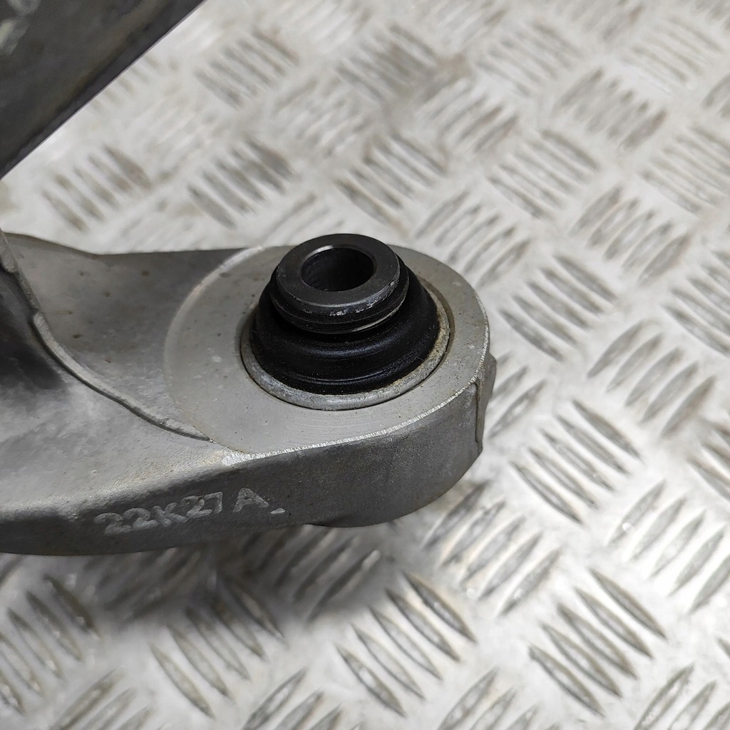 фото №8, Kia ev6 2023 права сторона ступиця колеса заднього