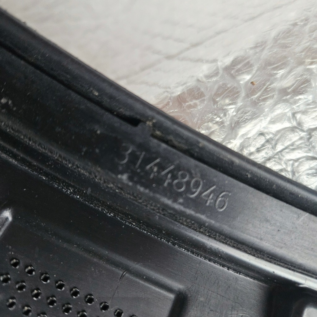 Volvo s60 v60 cross country молдинг крила права передня перед 31448946 в Україні