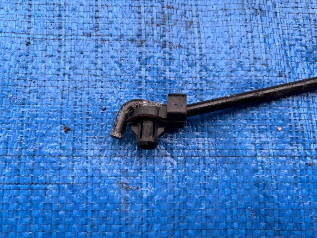 фото №4, Peugeot 208 підпірка капот