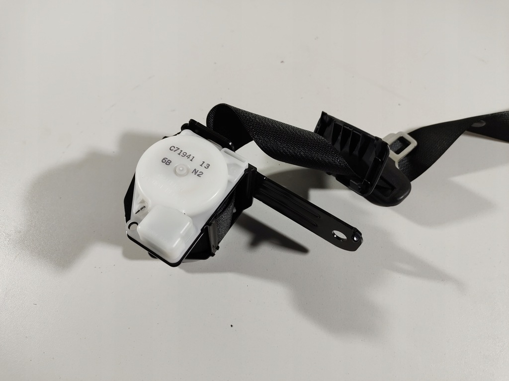 фото №11, Lexus is300h 13r pas безопасности правый задняя