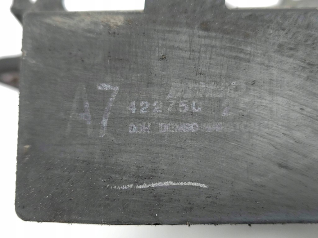 фото №13, Toyota avensis t250 2006 вентиляторы