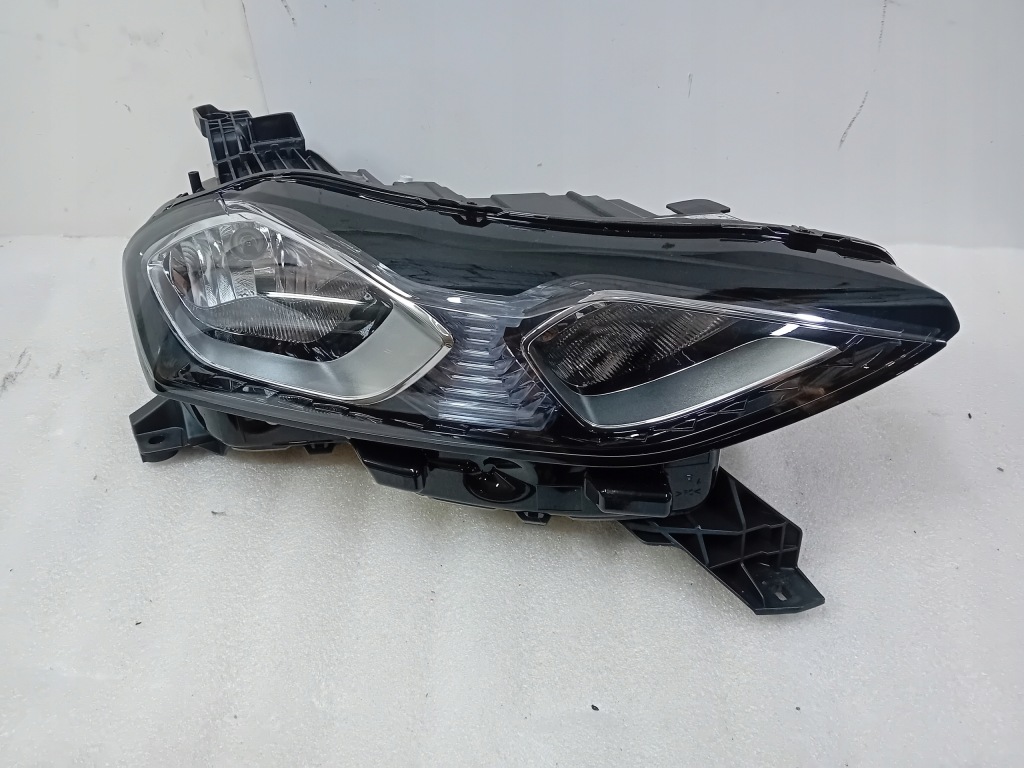 фото №1, Лампа перед права citroen ds3 crossback 9820840580