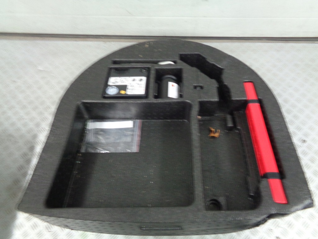 фото №1, Mg zs ev 2022 пінополістирол багажника