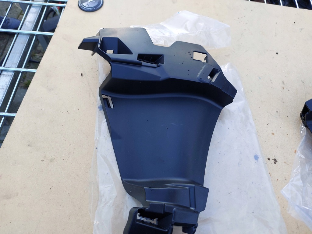 фото №3, Решётка впуск бампера rprzód renault clio v rs