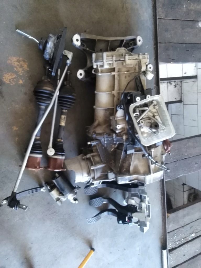 фото №1, Audi a4 b8 2,0tfsi комплектна перехідник na механічна коробка передач