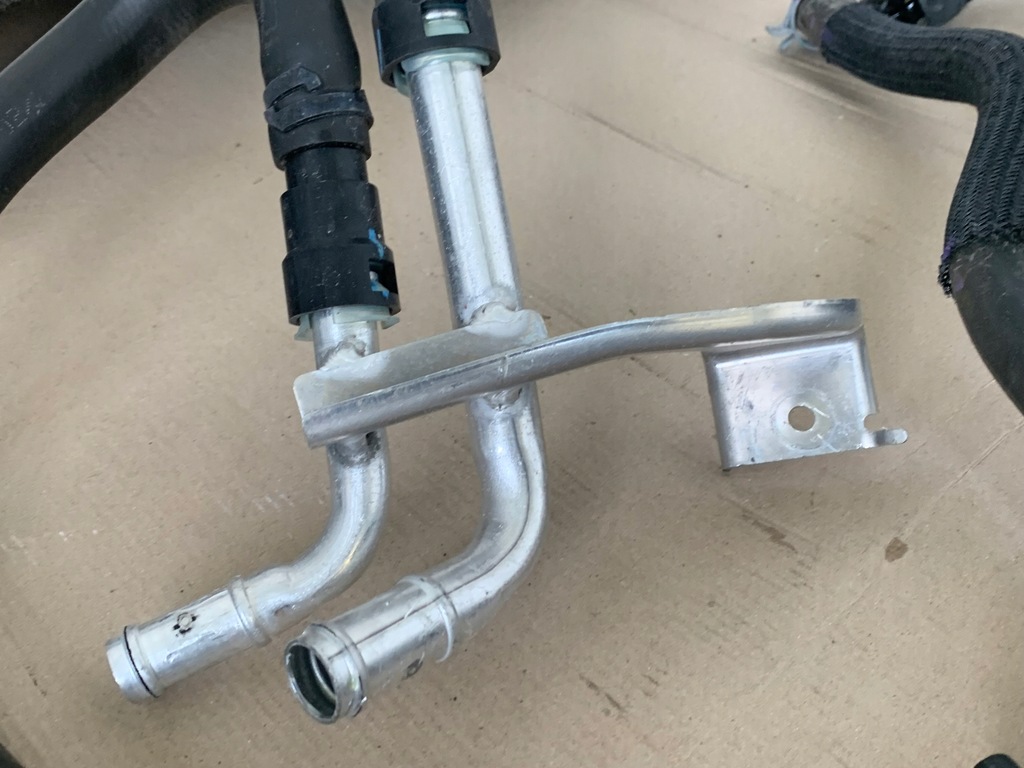 фото №13, Ford mustang mach-e rwd 21r 75.7kwh шланги провода помпа wody оригинал