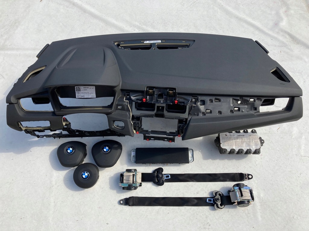 фото №1, Bmw 2 f45 f46 приборная панель приборная панель консоль подушки безопасности ремни