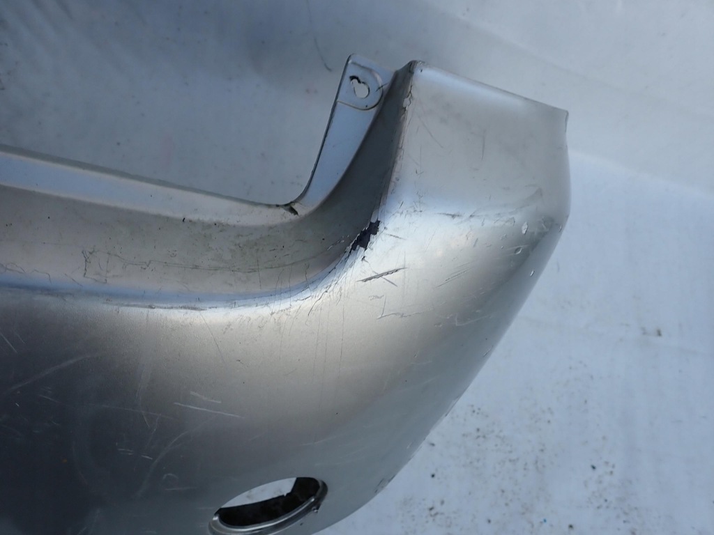 фото №9, Toyota avensis verso 02-04 бампер задня задній hak