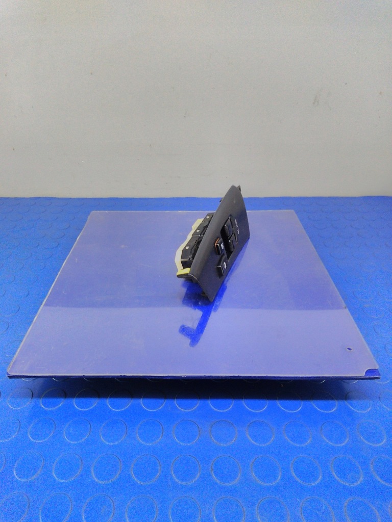 фото №1, Toyota corolla e12 панель управление окон левый