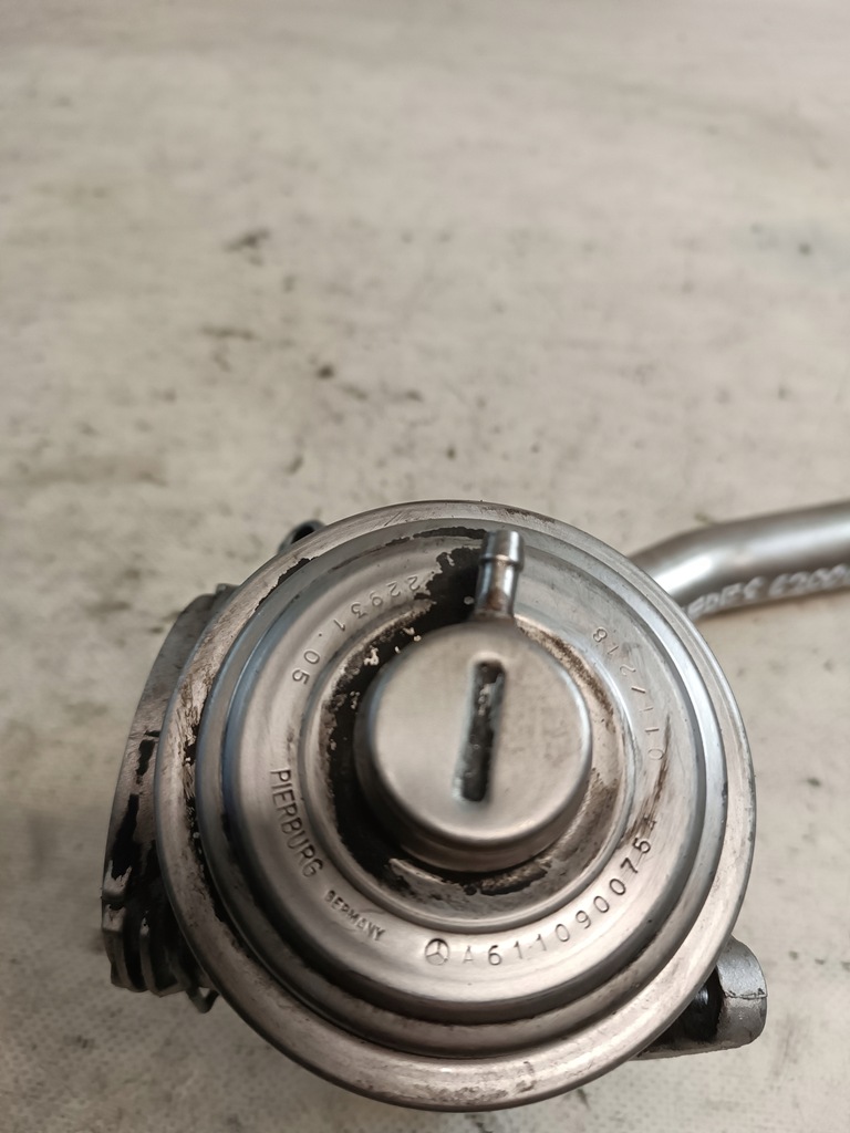 фото №1, Клапан egr mercedes w203 2.2cdi оригінальний номер a6110900754