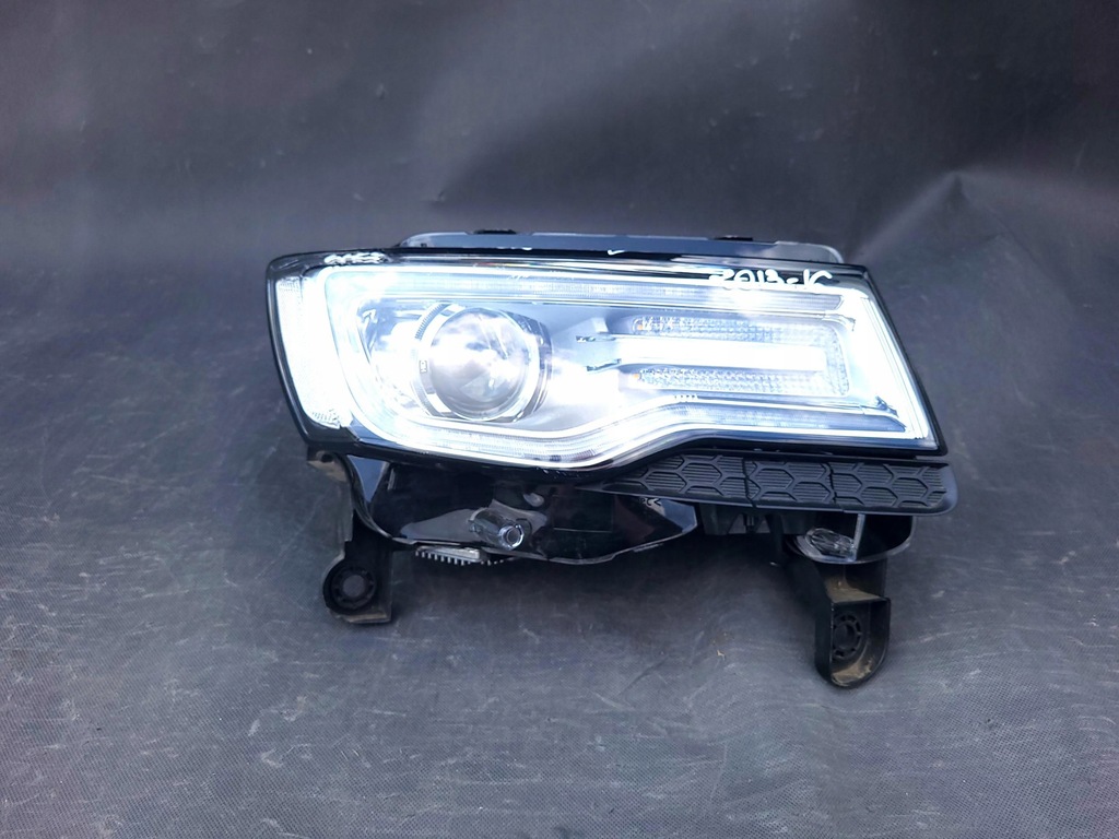 фото №1, Jeep grand cherokee wk2 13- лампа перед права