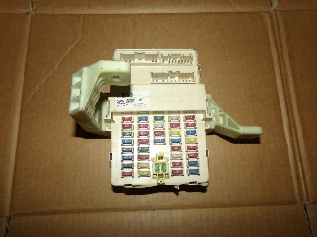 фото №1, Коробка запобіжників sonata iv 2.4 b 04-09