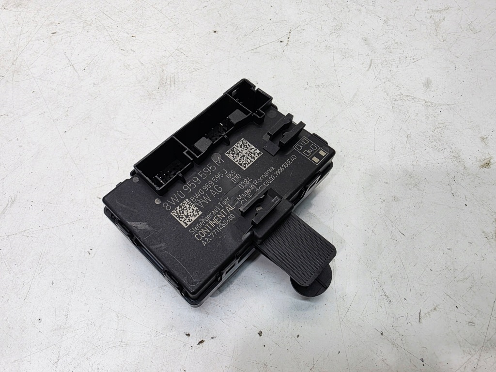 Купити Модуль блок керування двері audi a4 b9 a5 8w0959595m