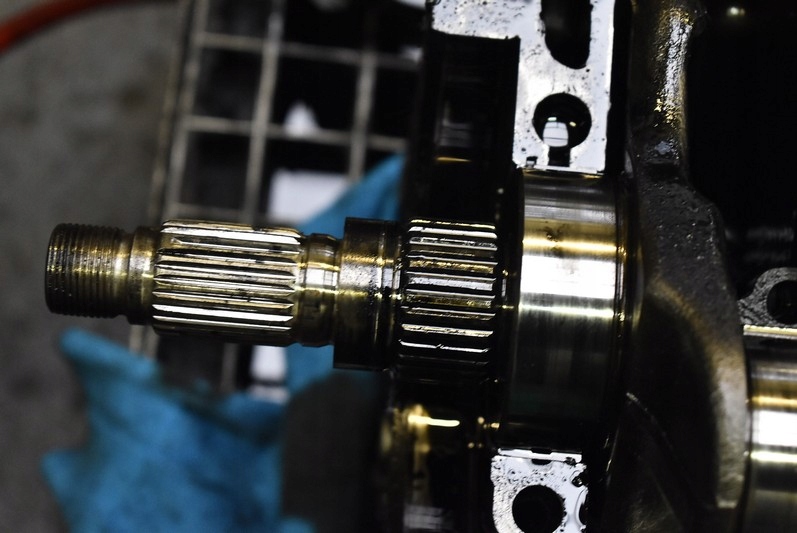 фото №8, Блок dół двигателя wał 30777889 volvo v70 2 ii 2.4 d5 185 km lift 04-08