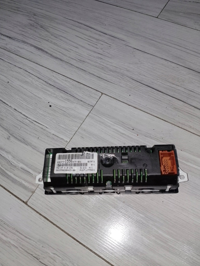 фото №3, Дисплей радіо годинник citroen ds3 96771556xt