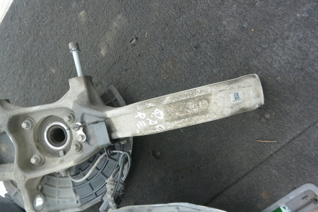 фото №10, Ghibli quattroporte поворотный кулак левая правая перед q4