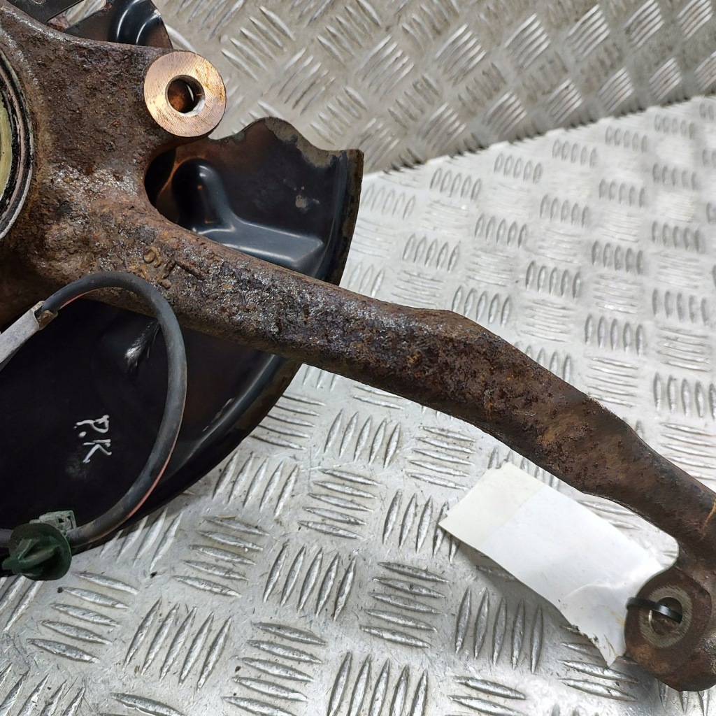 Toyota land cruiser bj70 2019 левая сторона ступица колеса передний с Разборки