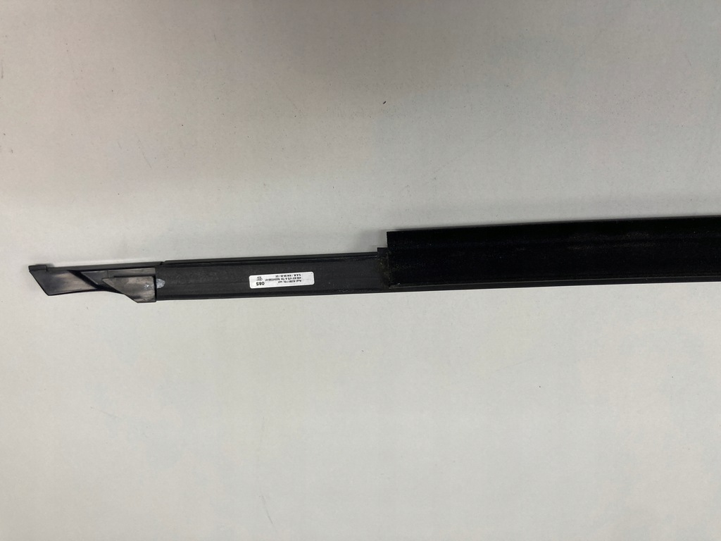 фото №10, Молдинг уплотнитель левая передняя audi a6 c8 4k0