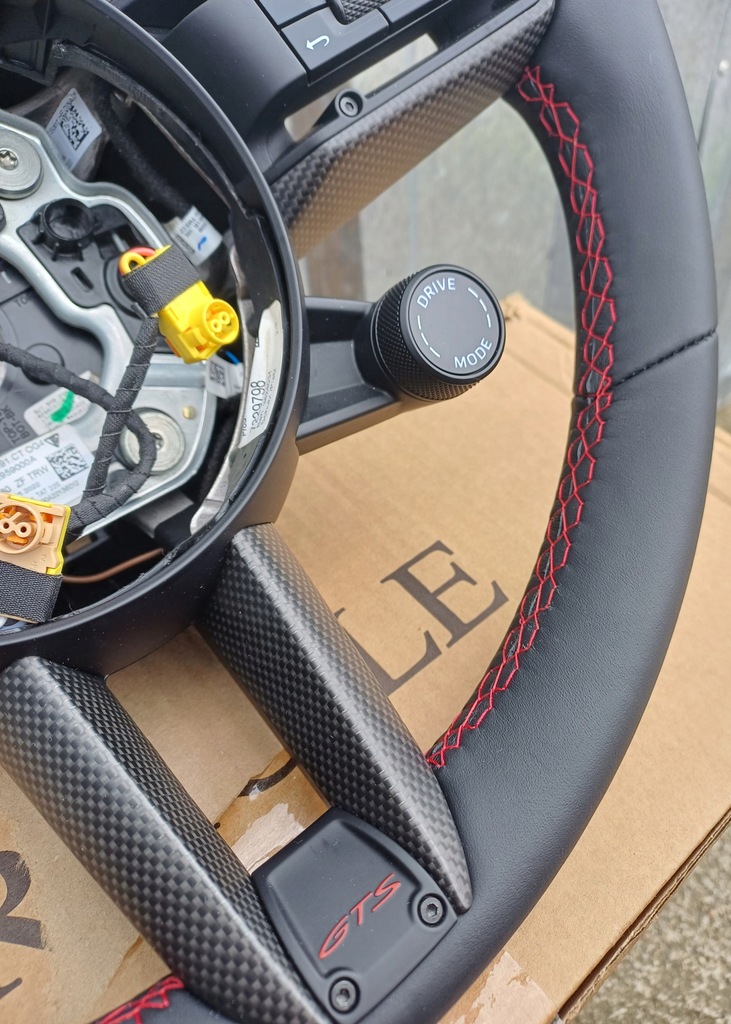 фото №7, Повітропровід porsche taycan gts карбон шкіра