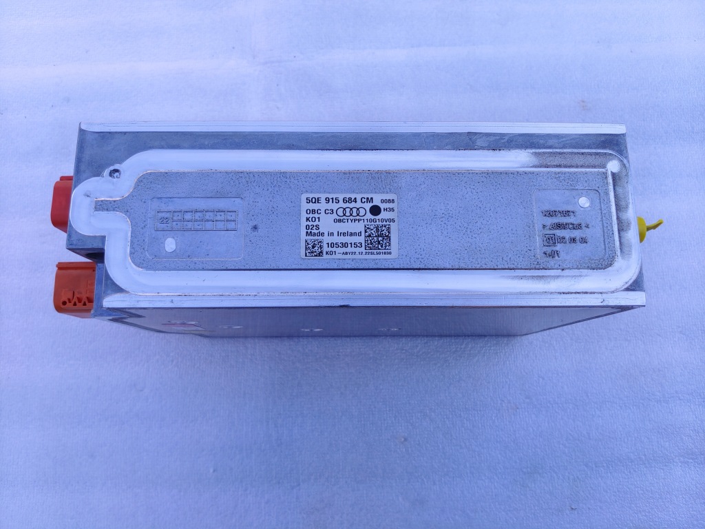 Audi e-tron модуль заряджання інвертор 5qe915684cm в Україні