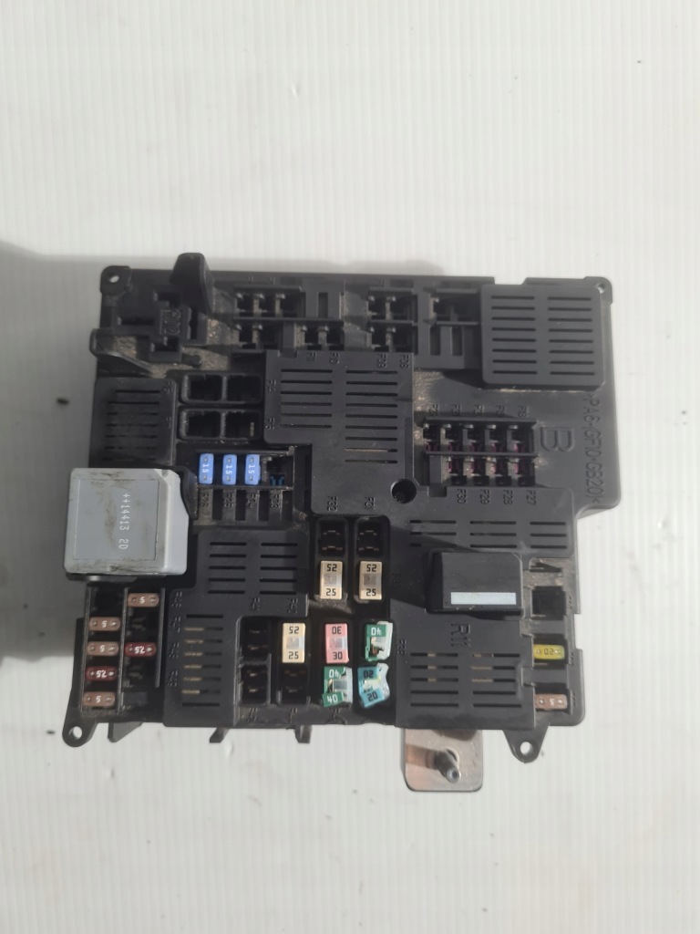 фото №1, Volvo коробка предохранителей xc90 31398003