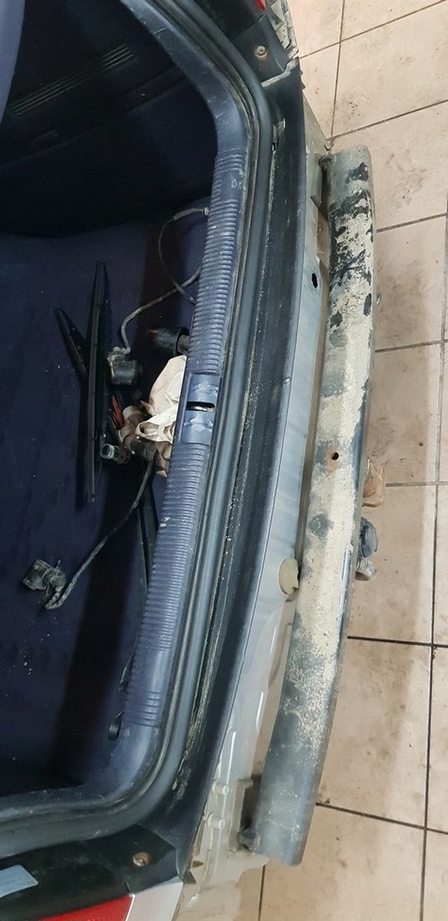 фото №1, Audi a3 8l заглушка молдинг багажника задняя granat