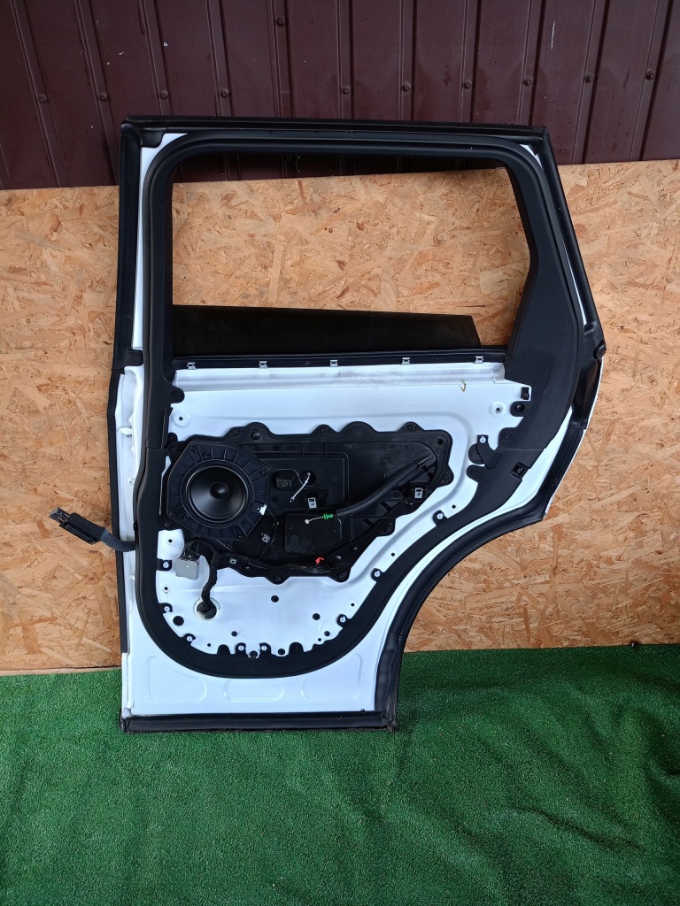 Дверь задние задний  правое range rover sport l494 Цена