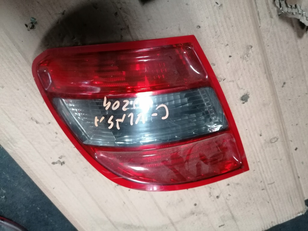 фото №1, Mercedes w204 лампа задняя левая kombi 2048203764