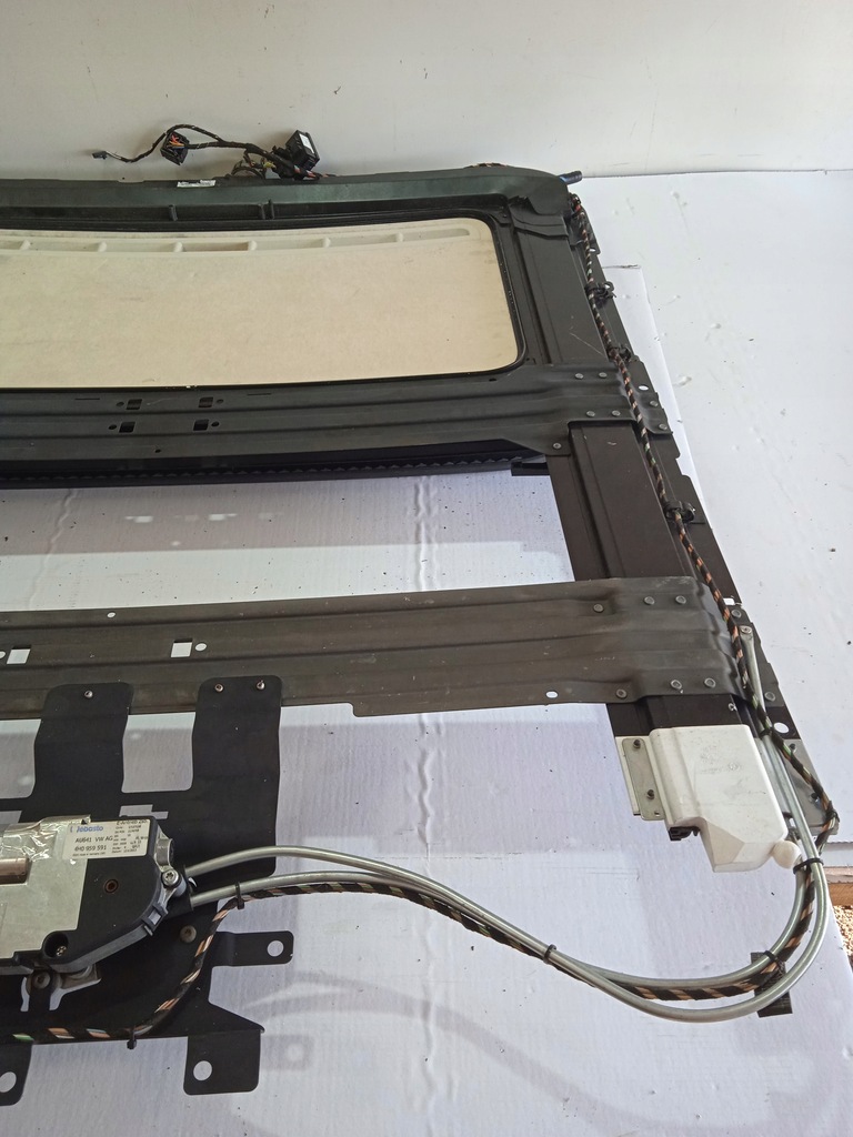 фото №10, Audi a8 s8 4h d4 люк solar 4h0877041