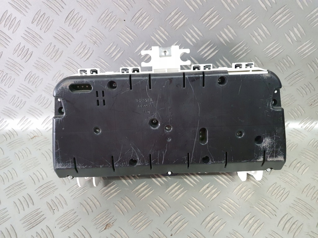 фото №4, Счетчик приборы toyota corolla verso ii