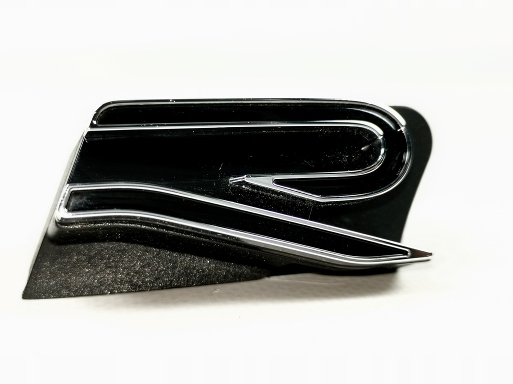 фото №10, Touareg iii заглушка фаркоп бампера задня 760807450b