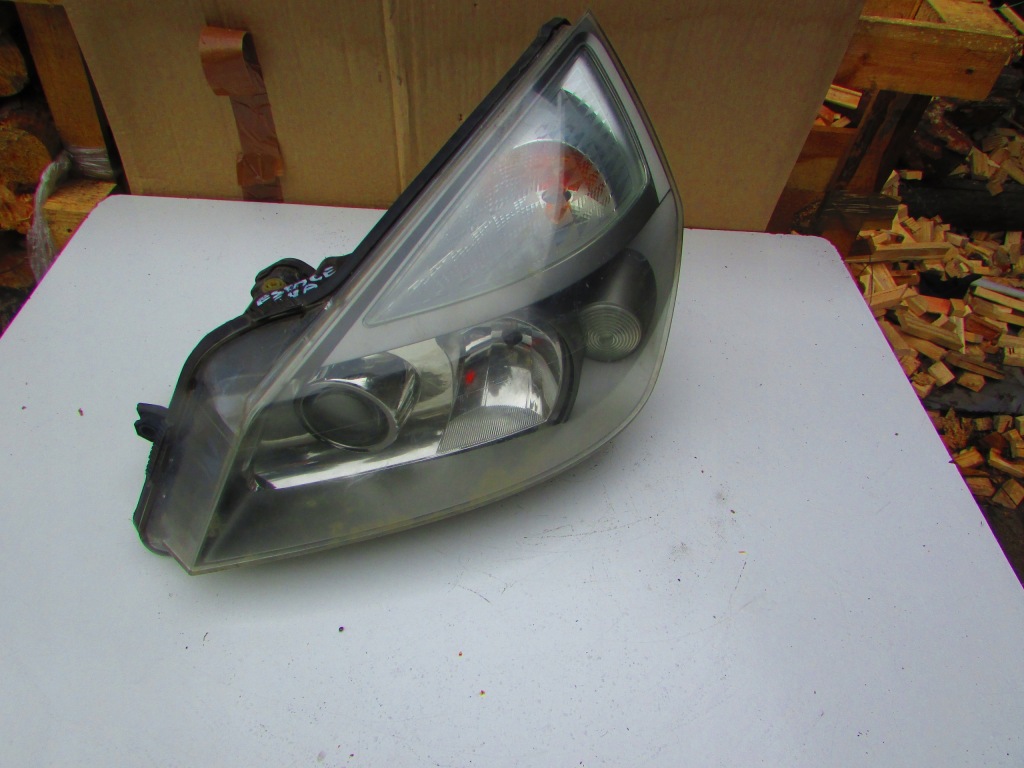 Купить Лампа левая перед renault iv ксенон hella 15565900li