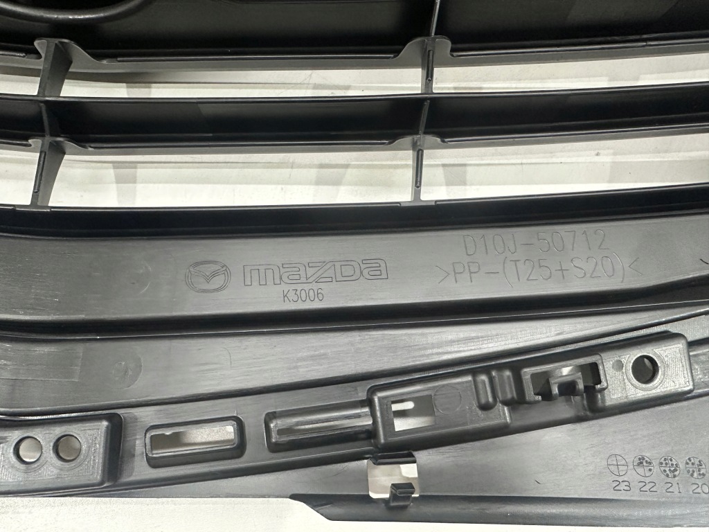 Mazda cx3 новый решётка радиатора решётка  радиатора d10j-50712 + накладка поперечина d10j-50717 Доставка