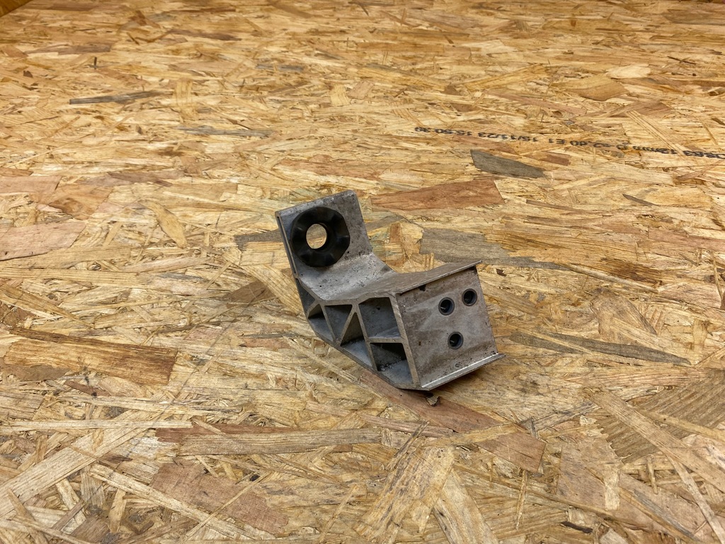 фото №8, Кронштейн радиатора левая mercedes w205 a2055014120