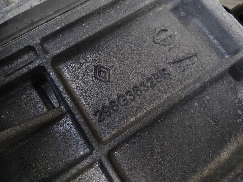 фото №10, Renault megane v 2023 e-tech зарядное устройство аккумулятор 296a04109r оригинал