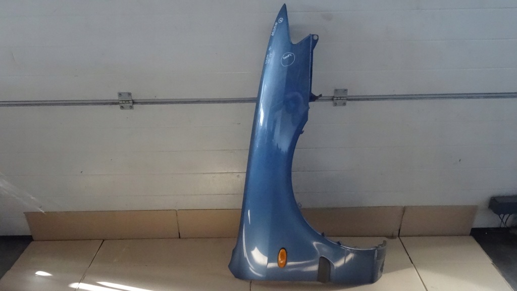 Купити Mazda 626 gf крило правий перед