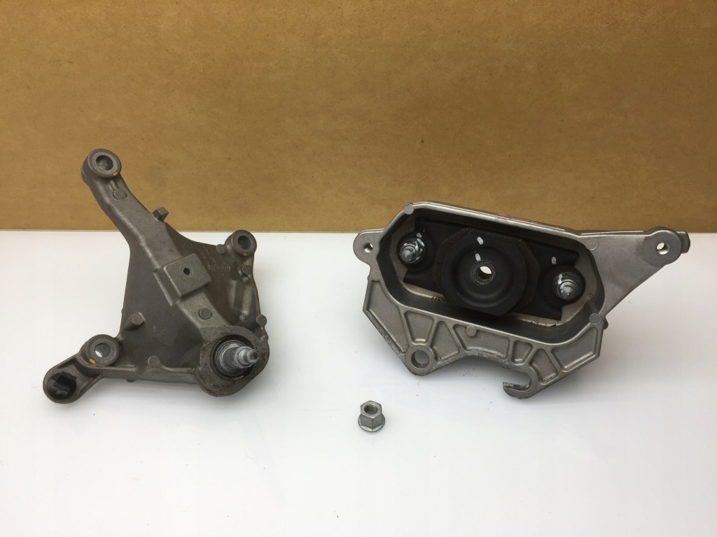 фото №1, Clio v 5 1.0 tce кронштейн подушка коробки передач