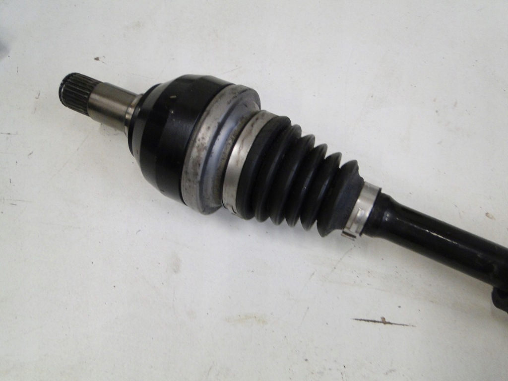 Mercedes glb 247 x247 приводной вал передняя левая 4matic a1183306100 с Разборки