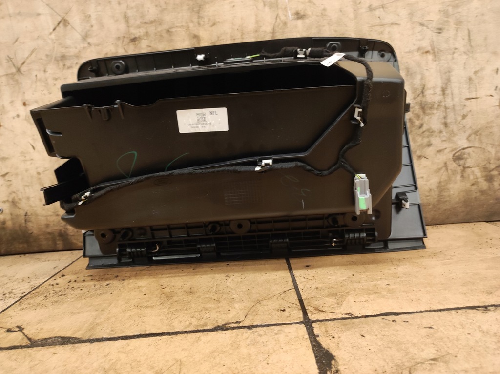 фото №12, Бардачок пассажира explorer vi 6 eu