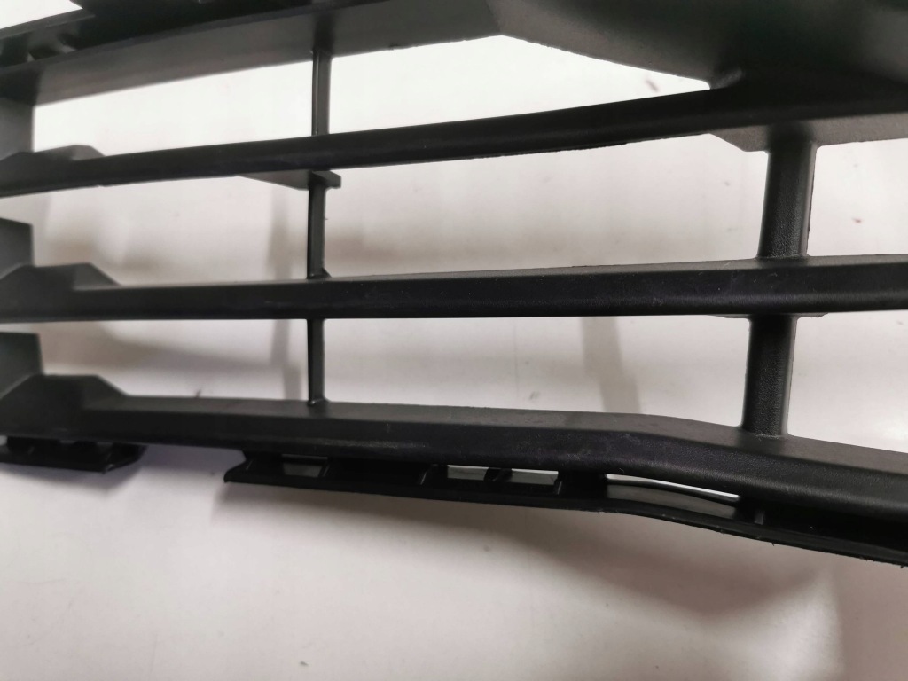 Решётка бампера передний bmw 5 g30/g31 левая 202. Цена