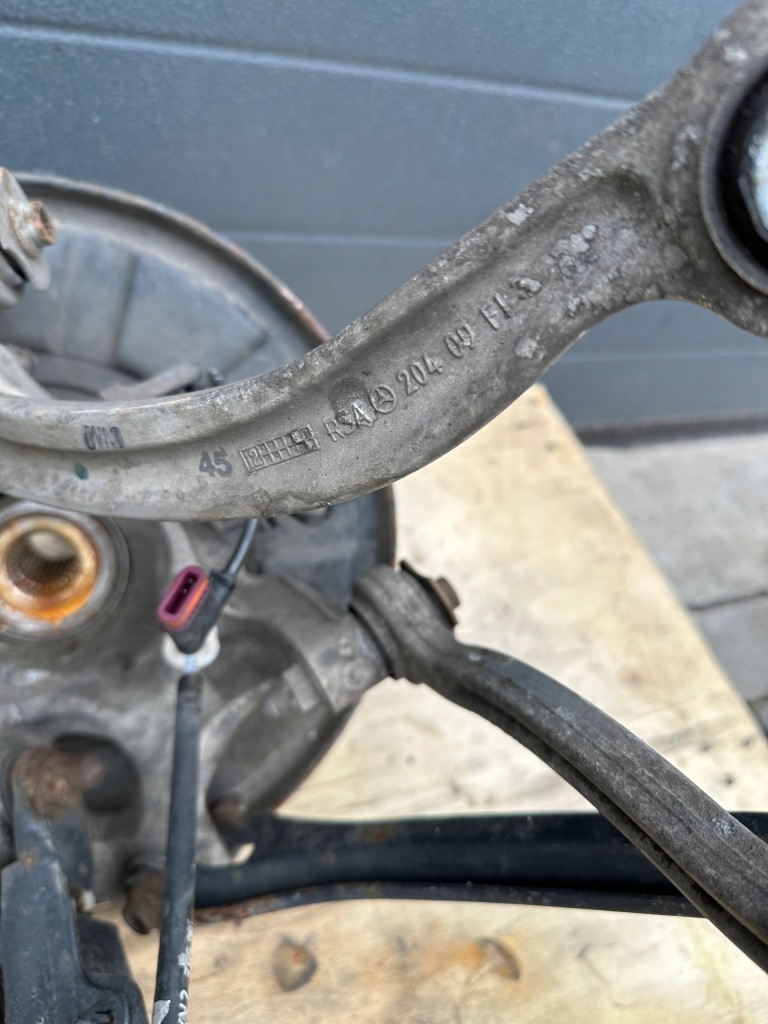 Поворотный кулак, амортизатор, левая задний mercedes cls w218 с Разборки