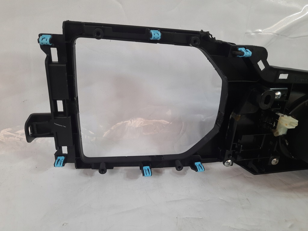 фото №8, Subaru crosstrek 17-22 рамка переключения передач подстаканник 92125fl001 usa