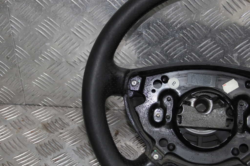 фото №4, Mercedes w211 воздуховод кожа perforacja