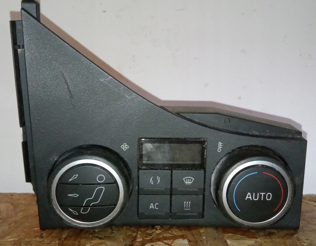 фото №1, Панель кондиционера volvo fh4