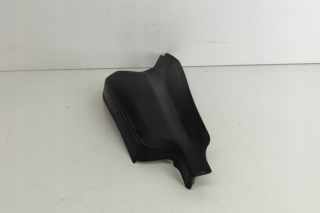 фото №6, Porsche taycan cross turismo задня кришка багажника багажника права сторона молдинг ście