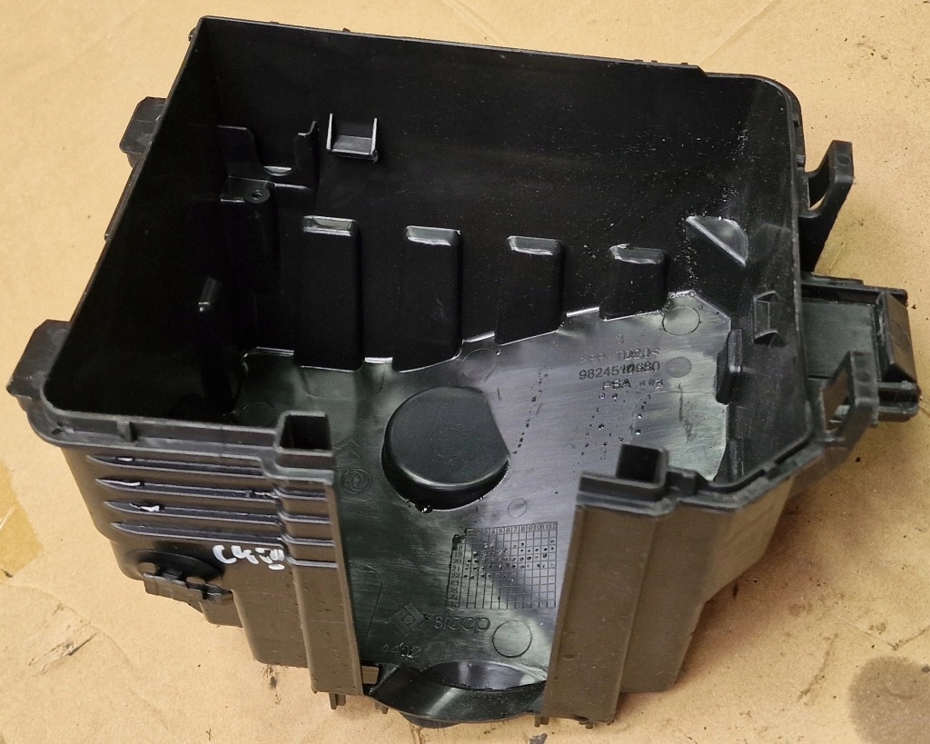 фото №1, Корпус коробка предохранителей citroen c4 iii 9824510680